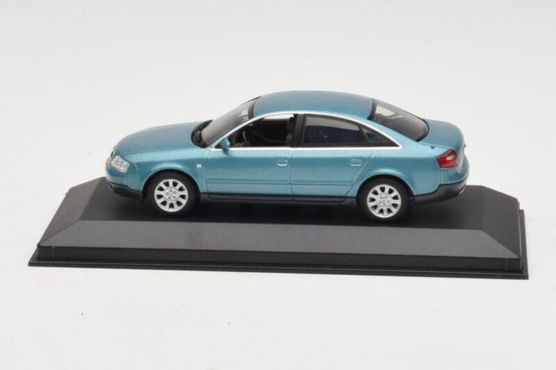 Audi A6 C5 Helesinine Minichamps 1:43 AUDI004 Metall