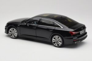 Audi A6L C8 Must Paudi Model 1:18 42499 Metall - pilt 7/8