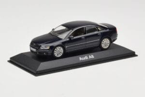 Audi A8 D3 Blue Metallic Light Interior Minichamps 1:43 20000001386003 Metall - pilt 2/4