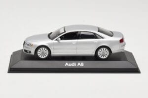 Audi A8 D3 Hele Hõbedane Minichamps 1:43 5010508113 Metall