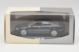 Audi A8 D3 Phantom Must Minichamps 1:43 5010508133 Metall - pilt 4/4