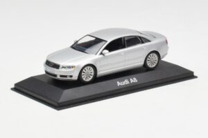 Audi A8 D3 Hõbe Minichamps 1:43 20000001386001 Metall - pilt 2/4