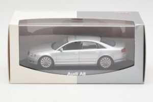 Audi A8 D3 Hõbe Minichamps 1:43 20000001386001 Metall - pilt 4/4