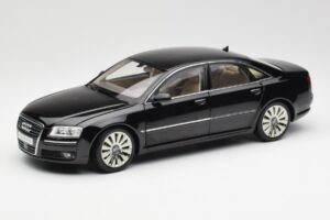 Audi A8 D3 W12 Must Kyosho 1:18 09212BK Metall