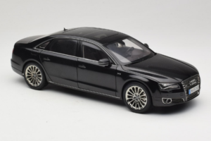 Audi A8L D3 W12 Phantom Black Kyosho 1:18 5011008125 Metall - pilt 6/8