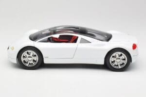 Audi Avus Quattro Alpine White Revell 1:18 08913 Metall - pilt 4/8
