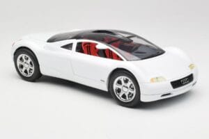 Audi Avus Quattro Alpine White Revell 1:18 08913 Metall - pilt 6/8