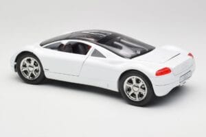 Audi Avus Quattro Alpine White Revell 1:18 08913 Metall - pilt 7/8