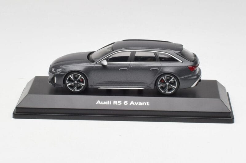 Audi RS6 C8 Avant Hall Metallic Minichamps 1:43 5012016231 Metall