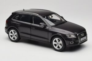 Audi Q5 8R Lava Grey Kyosho 1:18 09242LG Metall - pilt 6/8