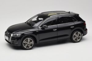 Audi Q5L FY Must Paudi Model 1:18 26732 Metall
