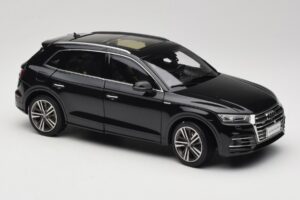 Audi Q5L FY Must Paudi Model 1:18 26732 Metall - pilt 6/8