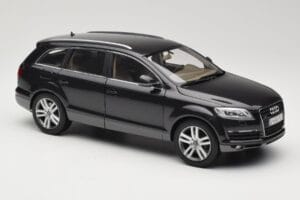 Audi Q7 4L Lava Grey Minichamps 1:18 5010507625 Metall - pilt 6/8