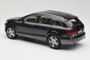 Audi Q7 4L Lava Grey Minichamps 1:18 5010507625 Metall - pilt 7/8