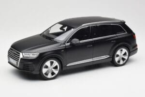 Audi Q7 4M Matt Must Minichamps 1:18 110014001 Metall