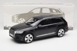 Audi Q7 4M Matt Must Minichamps 1:18 110014001 Metall - pilt 8/8