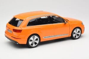 Audi Q7 4M Oranž Metallic Minichamps 1:18 110014004 Metall - pilt 3/8
