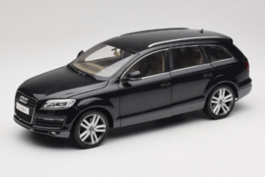 Audi Q7 Must Kyosho 1:18 09221BK Metall