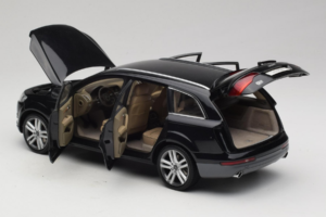 Audi Q7 Must Kyosho 1:18 09221BK Metall - pilt 5/8