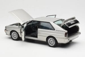 Audi Quattro LWB Hõbedane AUTOart 1:18 70303 Metall - pilt 5/8