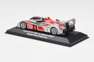 Audi R10 TDI LMP1 #1 F. Biela / E. Pirro / M. Werner 24 Hours of Le Mans 2007 Minichamps 1:43 5020700213 Metall - pilt 3/4