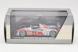 Audi R10 TDI LMP1 #2 R. Capello / T. Kristensen / A. McNish 24 Hours of Le Mans 2007 Minichamps 1:43 5020700223 Metall - pilt 4/4