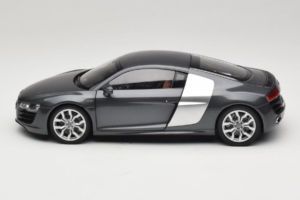 Audi R8 5.2 FSI Quattro Daytona Grey Kyosho 1:18 09216DG Metall - pilt 4/7