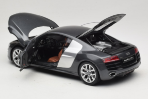 Audi R8 5.2 FSI Quattro Daytona Grey Kyosho 1:18 09216DG Metall - pilt 5/7