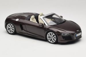 Audi R8 5.2 Spyder Teak Brown Kyosho 1:18 5010918525 Metall - pilt 6/8