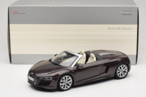 Audi R8 5.2 Spyder Teak Brown Kyosho 1:18 5010918525 Metall - pilt 8/8