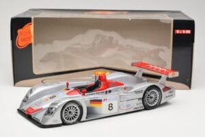 Audi R8 LMP900 #8 Audi Sport Team Joest F. Biela / E. Pirro / T. Kristensen 24 Hours of Le Mans 2000 Maisto 1:18 38899 Metall - pilt 6/6