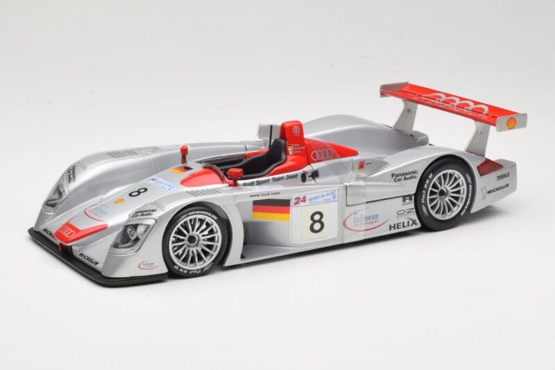 Audi R8 LMP900 #8 Audi Sport Team Joest F. Biela / E. Pirro / T. Kristensen 24 Hours of Le Mans 2000 Maisto 1:18 38899 Metall