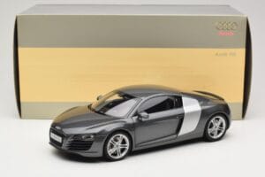 Audi R8 Type 42 4.2 Daytona Grey Kyosho 1:18 5010618425 Metall - pilt 8/8