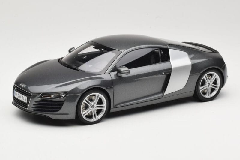 Audi R8 Type 42 4.2 Daytona Grey Kyosho 1:18 5010618425 Metall