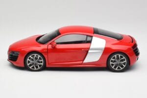 Audi R8 V10 Brilliant Punane Kyosho 1:18 09216RR Metall - pilt 4/8