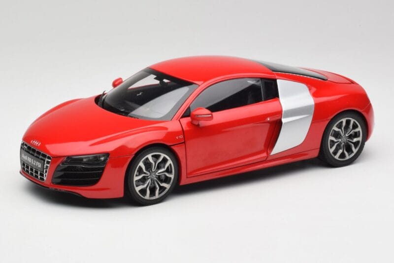 Audi R8 V10 Brilliant Punane Kyosho 1:18 09216RR Metall