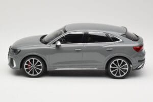 Audi RS Q3 F3 Sportback Hall Minichamps 1:18 155018100 Metall - pilt 3/6