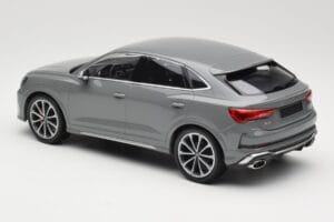 Audi RS Q3 F3 Sportback Hall Minichamps 1:18 155018100 Metall - pilt 5/6