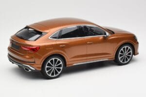 Audi RS Q3 Sportback 8U Brown Metallic Minichamps 1:18 155018104 Metall - pilt 2/6
