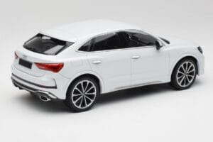 Audi RS Q3 F3 Sportback Glacier White Metallic Minichamps 1:18 155018105 Metall - pilt 2/6