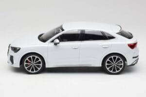 Audi RS Q3 F3 Sportback Glacier White Metallic Minichamps 1:18 155018105 Metall - pilt 3/6