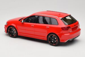 Audi RS3 8P Sportback Punane DNA 1:18 DNA000056 Vaik - pilt 5/6