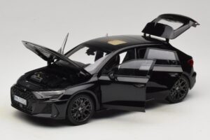 Audi RS3 8Y Sportback Myth Black Norev 1:18 188388 Metall - pilt 2/8