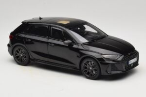 Audi RS3 8Y Sportback Myth Black Norev 1:18 188388 Metall - pilt 6/8