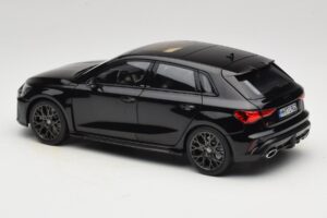 Audi RS3 8Y Sportback Myth Black Norev 1:18 188388 Metall - pilt 7/8
