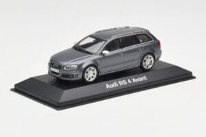 Audi RS4 B7 Avant Hall Minichamps 1:43 5010509223 Metall - pilt 2/4