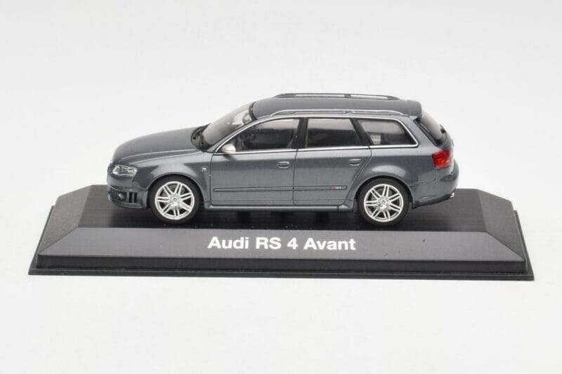 Audi RS4 B7 Avant Hall Minichamps 1:43 5010509223 Metall