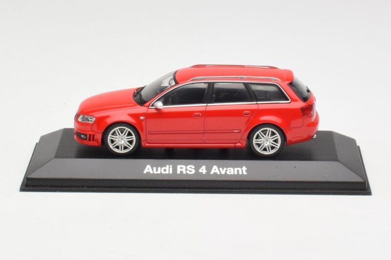 Audi RS4 B7 Avant Punane Minichamps 1:43 5010509213 Metall