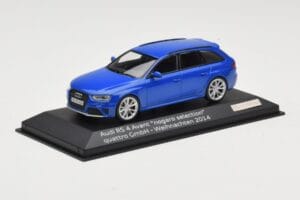 Audi RS4 B8 Avant Nogaro Blue Jõulukollektsioon 2014 Minichamps 1:43 AUDI003 Metall - pilt 2/4