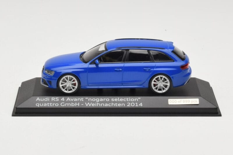 Audi RS4 B8 Avant Nogaro Blue Jõulukollektsioon 2014 Minichamps 1:43 AUDI003 Metall